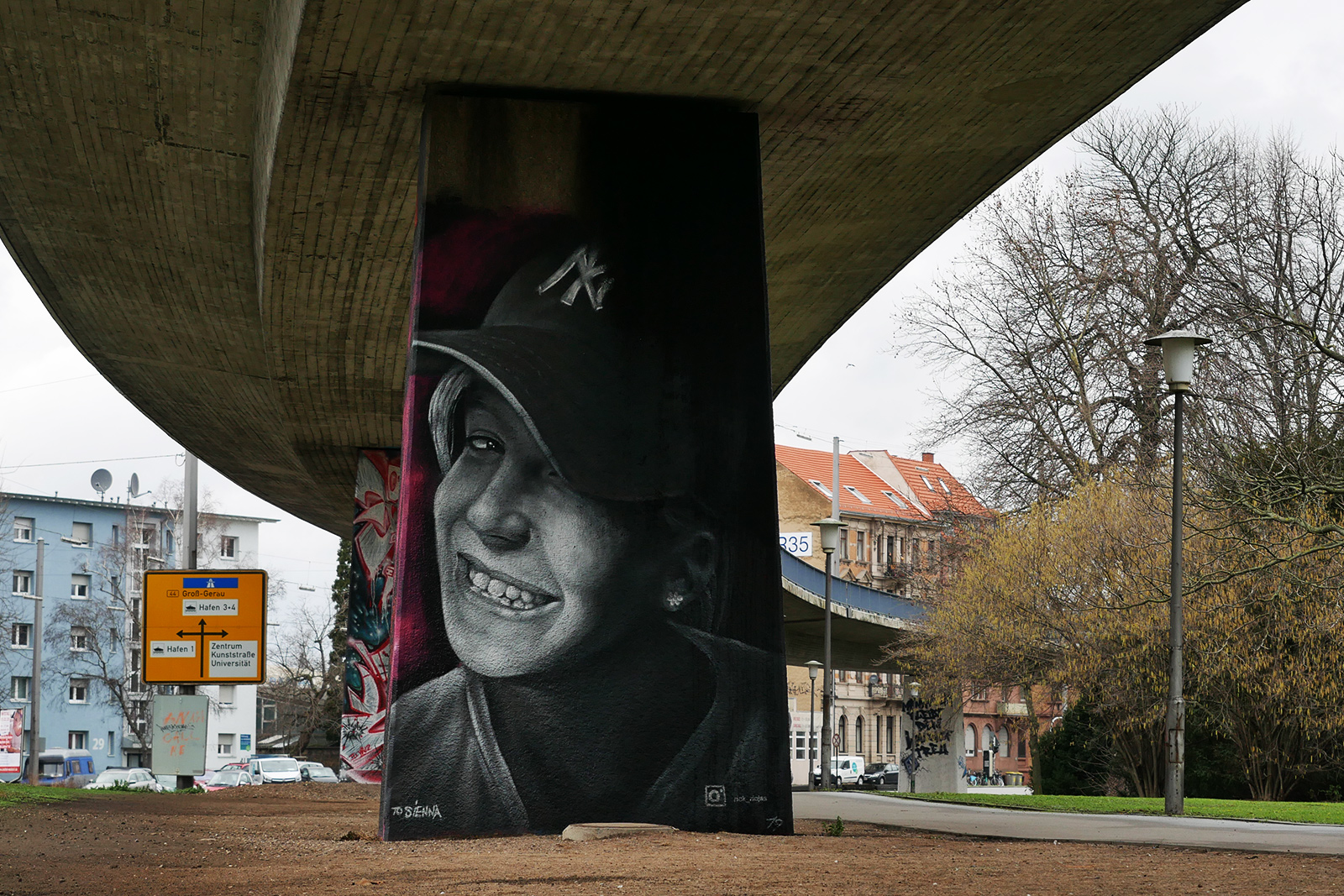 Fotorealistisches Mural am Brückenpfeiler – Airbrush/Streetart in Mannheim